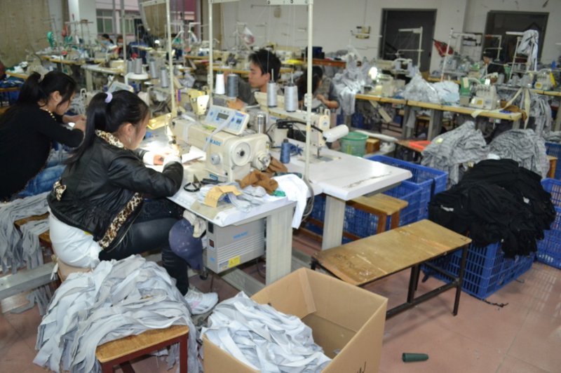 工作服定制：企业形象的隐形名片